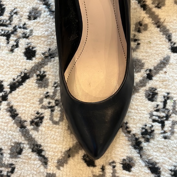 Vince Camuto Heels black 6 1/2 - Picture 5 of 14